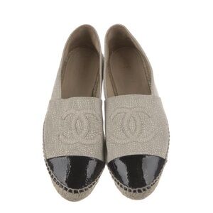 Chanel CC Espadrilles Cap Toe Beige Black Leather Flats Size 40